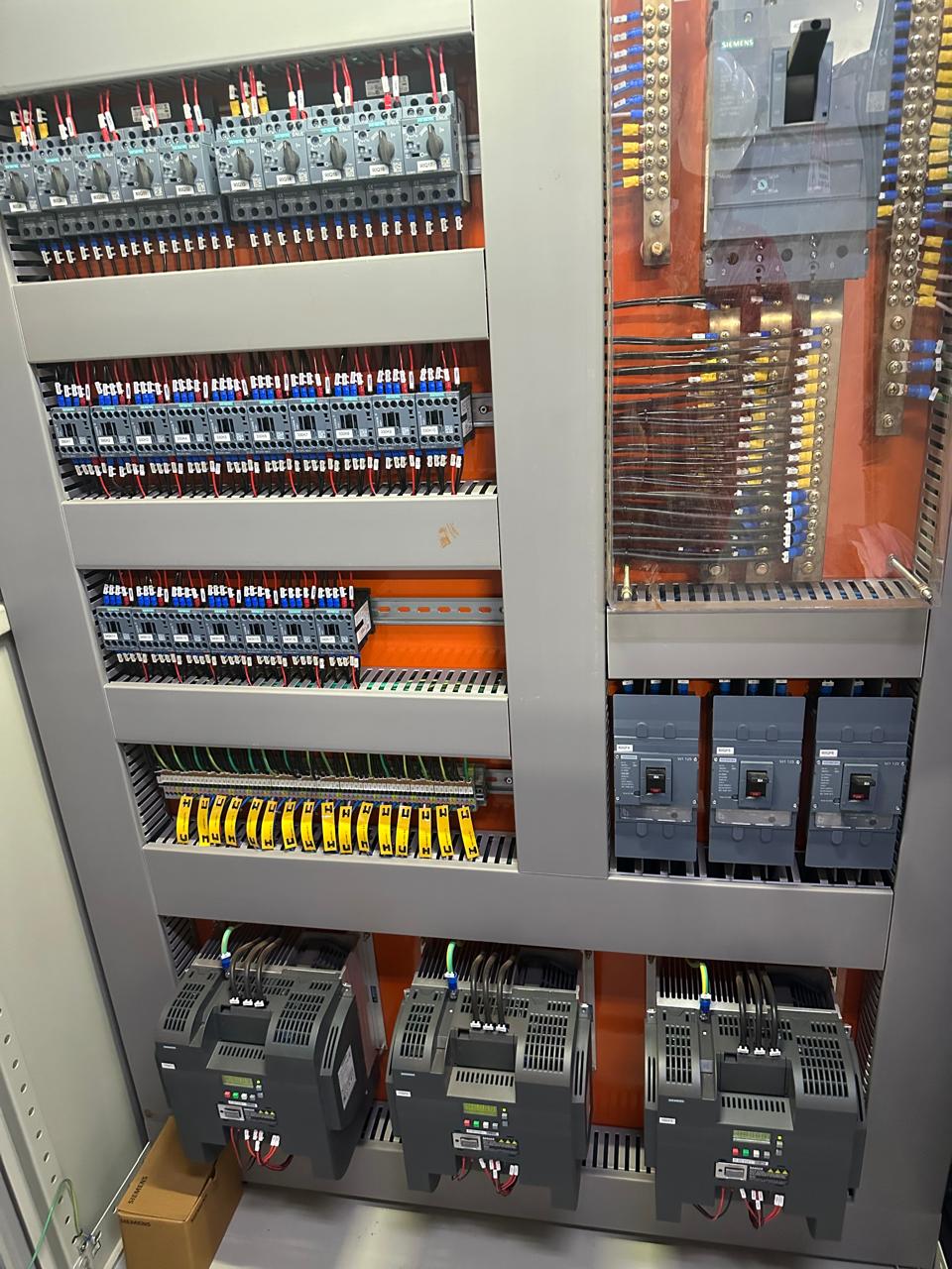 Interior do Painel Siemens